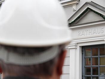 Wird die Stadt Höchstadt zum Bauleiter in einem eigenen kommunalen Unternehmen? Foto: Christian Bauriedel