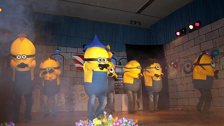Die Männer des Elferrates als Minions Foto: Susanne Deuerling