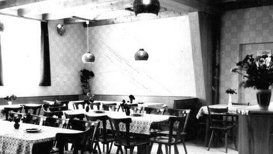 Die Sportheimgaststätte des TSV Ebenhausen bei der Eröffnung vor 50 Jahren. Repro: Elisabeth Mehn