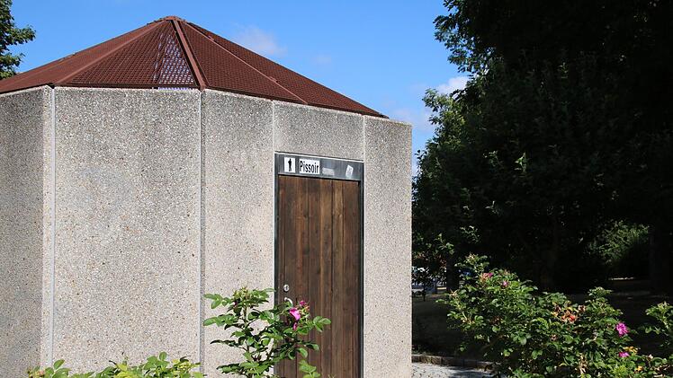 Idyllisch gelegen und gerne besucht: das Toilettenhäuschen am Parkplatz Oberes Tor. Thomas Malz