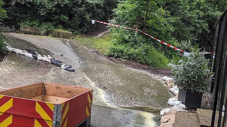 Bad Staffelstein: Gasthof zum Anker nach Unwetter "wegen Bergrutschgefahr" geschlossen