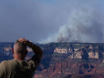 Rauchwolken über dem Grand Canyon: Feuer weitet sich aus