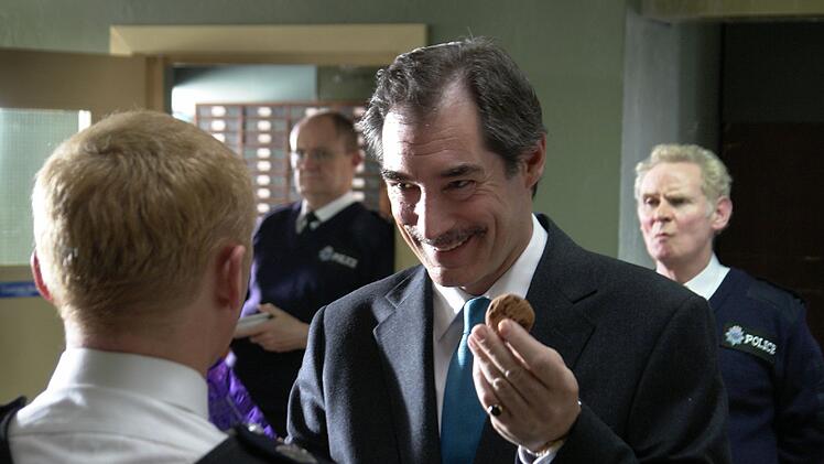 Eine seiner letzten Kinorollen hatte Timothy Dalton in der Kom&ouml;die "Hot Fuzz - Zwei abgewichste Profis" (Bild).
