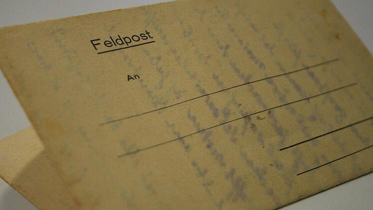 Als SS-Rottenführer Hermann Amendt diesen Feldpostbrief an seine Frau Maria in Kitzingen schrieb, waren hunderttausende Soldaten in Russland gefallen, erfroren, verhungert, vor Erschöpfung gestorben oder in Gefangenschaft geraten. Fotos: Sabine Paulus/privat