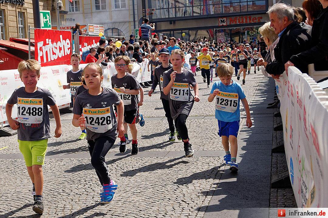 Weltkulturerbelauf 2017 in Bamberg: Der Zieleinlauf am Maxplatz