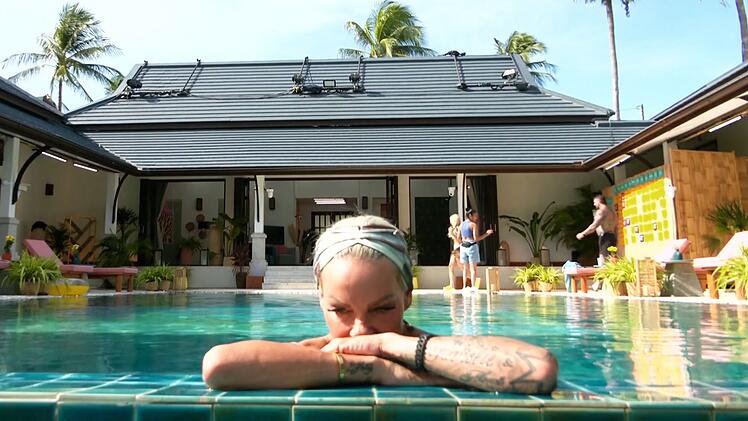 Sch&ouml;ne Anlage, tr&uuml;be Gedanken: Gina-Lisa Lohfink ist die einzige Verb&uuml;ndete der Stehfests.