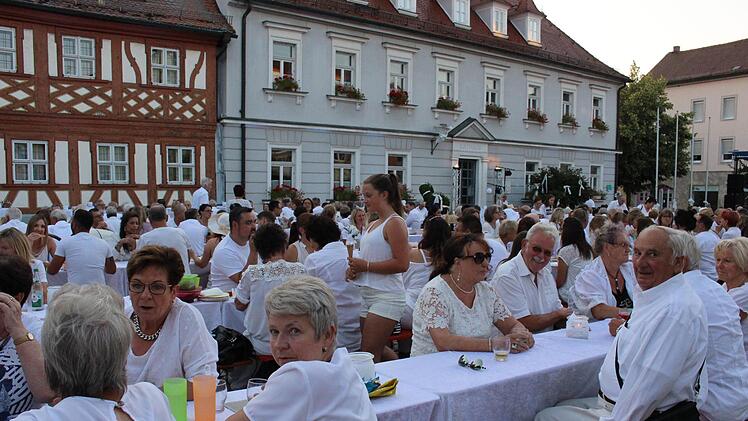 Impressionen von der "Weißen Nacht"   Foto: Evi Seeger