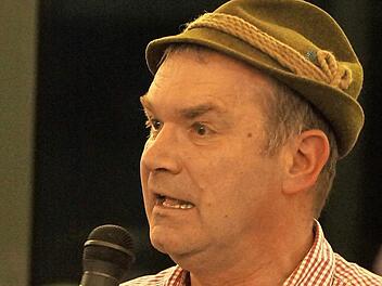 Fred Breunig trat beim Hausfrauentreff in Pfarrweisach auf. Die 90 Gäste fühlten sich bestens unterhalten. Unser Archivbild ist zuvor bei einer anderen Veranstaltung entstanden.  Foto: Anton Then/Archiv