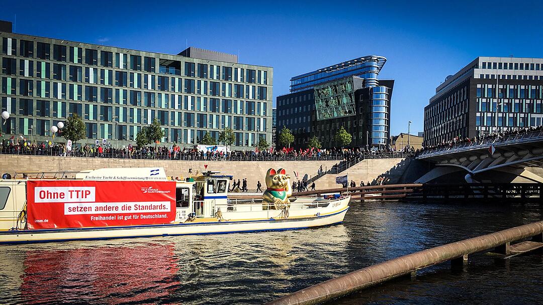 INSM schickt Grußbotschaft an TTIP-Gegner