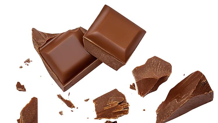 Für eine Blindverkostung wird in der Dokumentation Marken-Schokolade umgeschmolzen.