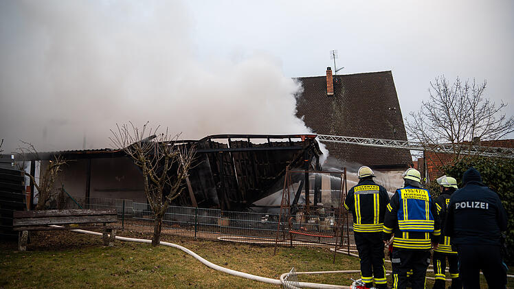 Hoher Schaden bei Scheunenbrand im Kreis N&uuml;rnberger Land