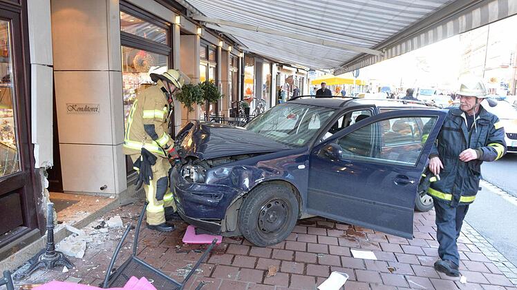Am Haus in der Langen Straße entstand beträchtlicher Sachschaden.
