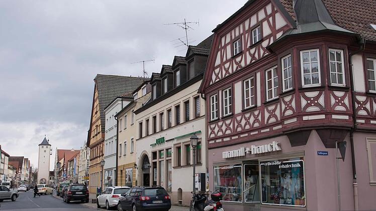 Die Stadt Haßfurt führt ein Stadtmarketing ein, das sich unter anderem auch um die Verbesserung der Innenstadtgestaltung kümmern soll. Foto: Ulrike Langer