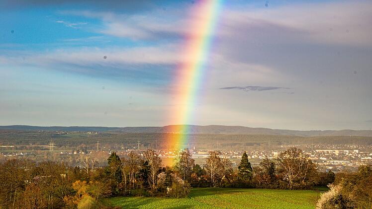 Bamberg: Regen, Sonne und spektakuläre Regenbögen - Video und Bilderstrecke zeigen Wetterphänomen