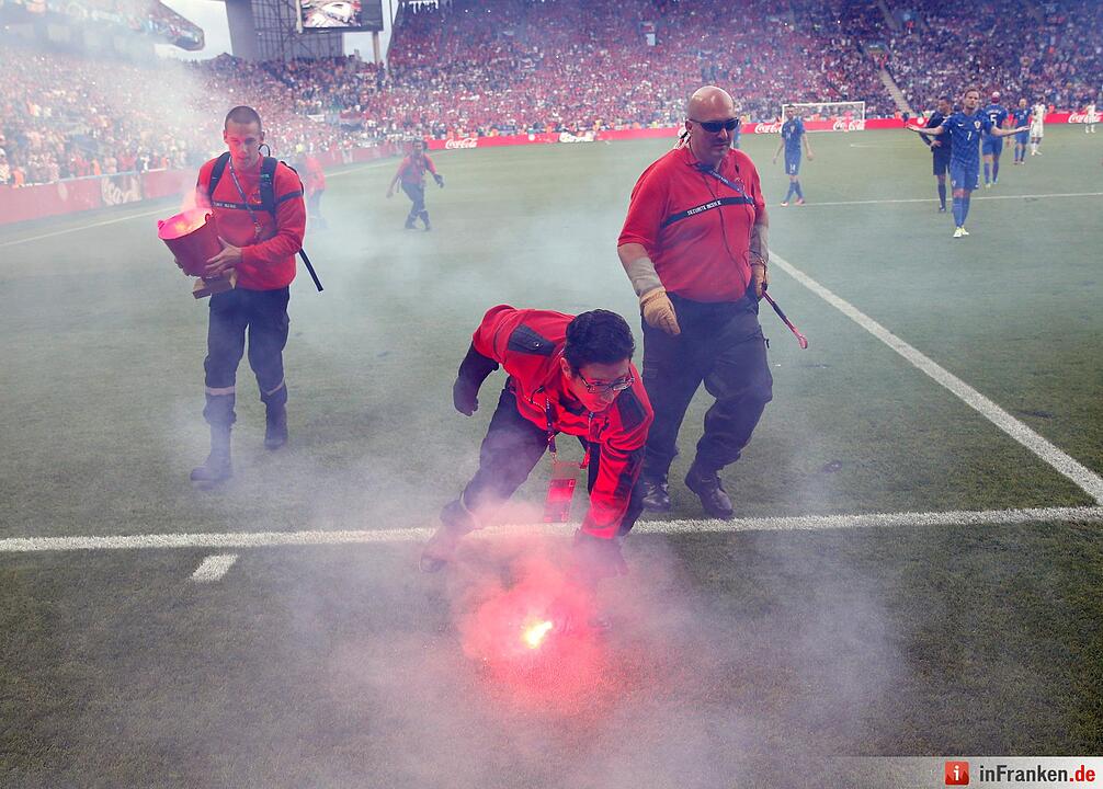 Schwere Fanausschreitungen bei EM-Spiel zwischen Kroatien und Tschechien