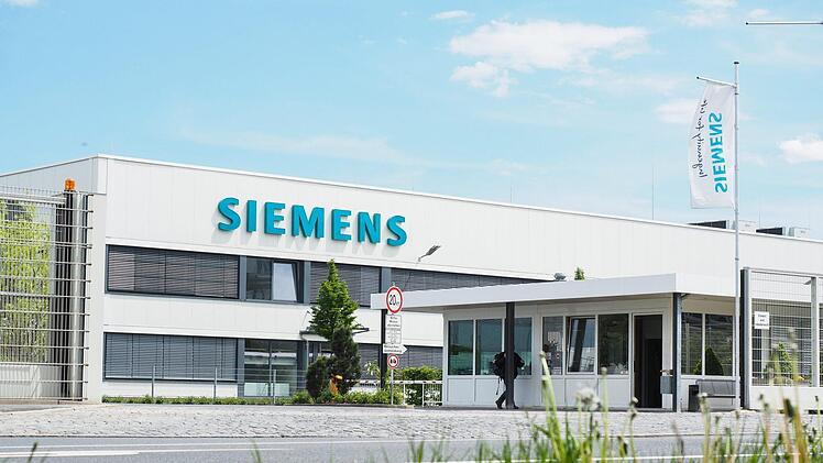 Ein Werk des Elektronikkonzerns Siemens, aufgenommen am 11.05.2017 in Fürth. Foto: Nicolas Armer/dpa