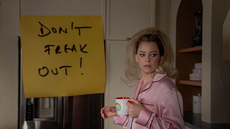 Schauspielerin Elizabeth Banks spielt in "The Miniature Wife".