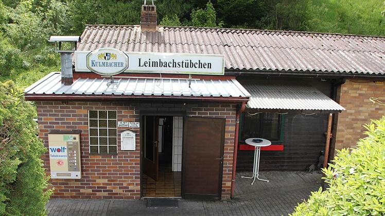 Das Leimbachstübchen liegt mitten im Grünen und - wie der Name schon sagt - direkt am Ufer der Leimbach.