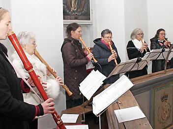 Bereichert wurde das Adventskonzert in Gestungshausen auch durch die Flötengruppe Gestungshausen.  Foto: Herbert Fischer