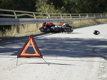 In Mittelfranken hat sich ein schwerer Unfall ereignet. Symbolfoto: Kokala View/Adobe Stock