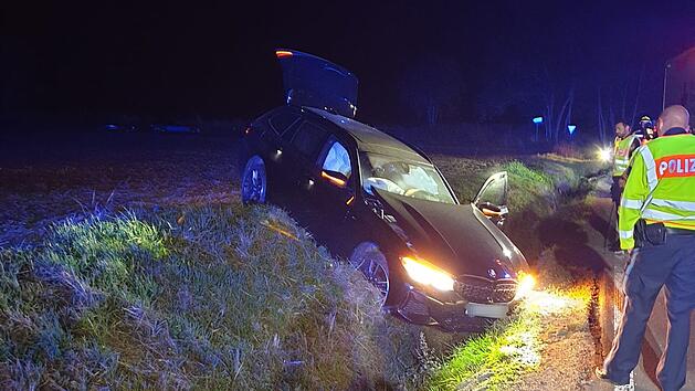 Kupferberg: Auto kommt von Stra&szlig;e ab und l&ouml;st Vollsperrung von B289 aus