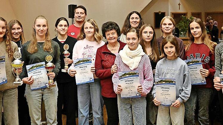 Ehrung der Vereinsmeisterinnen beim ATS Kulmbach