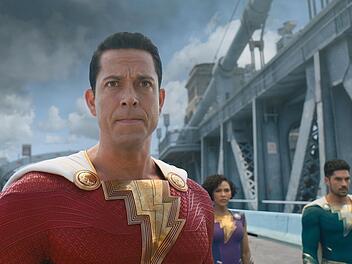 Nach dem Erfolg von "Shazam!" durfte Zachary Levi in "Shazam! Fury of the Gods" erneut in die Rolle des superstarken Titelhelden schlüpfen.