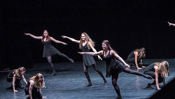 "Jugend spielt für Jugend im Landestheater Coburg": Tanzstudio ScholzFoto: Jochen Berger
