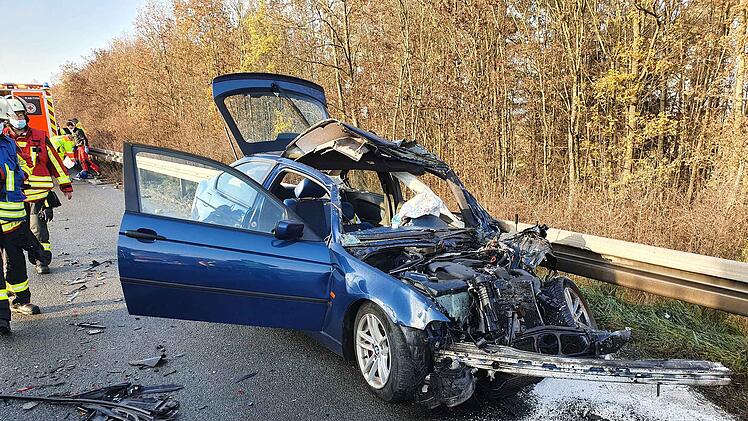 Ein schwerer Verkehrsunfall ereignete sich am Freitagmittag (18. Dezember 2020) auf der A6 auf der H&ouml;he der Anschlussstelle Ansbach.