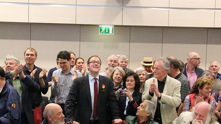 Jubel bei der SPD im Sitzungssaal des Erlanger RathausesFoto: Christian Bauriedel