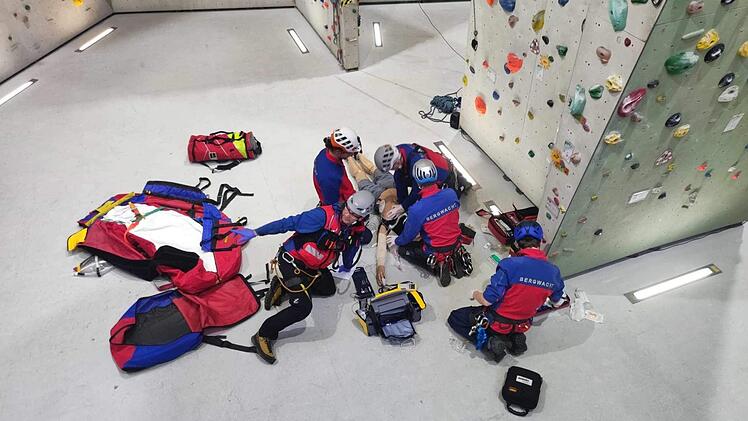 Nürnberg: Zwei Bergwacht-Einsatzkräfte werden zufällig zu Lebensrettern