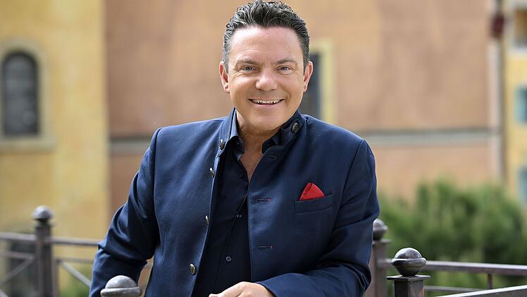 Volksmusik-Star und "Immer wieder sonntags"-Moderator: Stefan Mross feiert am 26. November seinen 50. Geburtstag.