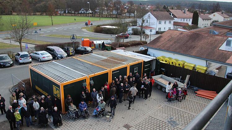 Ein Blick aus luftiger Höhe vom Neubau herab.