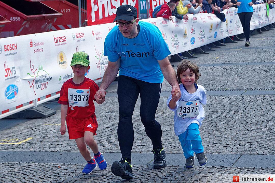Weltkulturerbelauf 2017 in Bamberg: Der Zieleinlauf am Maxplatz