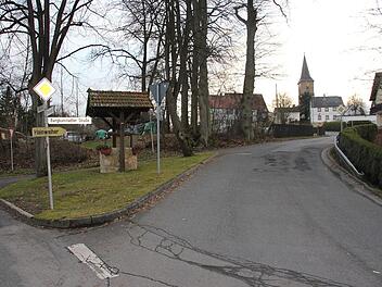 Für die Dorferneuerung in Burkersdorf gab es einen Zuwendungsbescheid. Im Rahmen dieser Maßnahme wird auch die Burgkunstadter Straße saniert.  Foto: Veronika Schadeck
