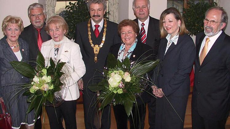 2008 endete die Amtszeit von Oberbürgermeister Karl Heinz Laudenbach. Neben ihm schieden sechs Mitglieder aus dem Stadtrat aus.  Foto: Archiv