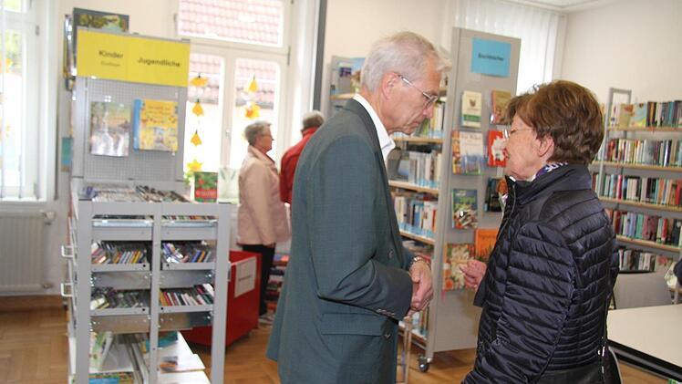 Ein großes Fest war die Einweihung des sanierten Pfarrhauses mit Erzbischof Ludwig Schick für die Pfarrei zu Unserer Lieben Frau. Foto: Sonny Adam
