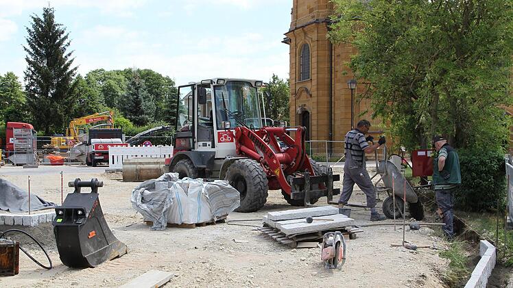 In Stublang wird neben der Kirche ein Parkplatz entstehen. Foto: Markus Drossel