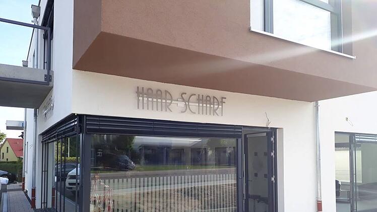 Nürnberg: Friseur "Haarscharf" passt Öffnungszeiten an - Mittwoch geschlossen wegen Energiekrise