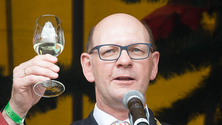 Der Tradition zufolge eröffnet der 1. Bürgermeister Thomas Stadelmann das Weinfest am Samstagnachmittag.