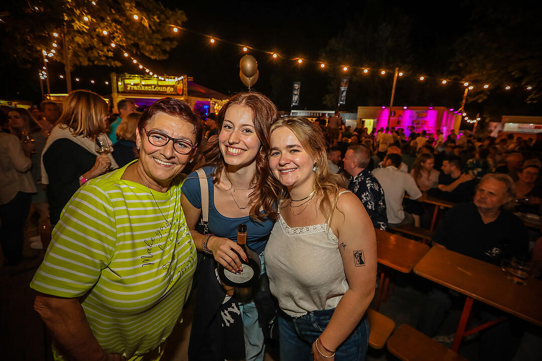 Impressionen vom größten Weinfest in Franken!