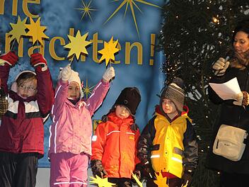 Die kleinen Sterne hatten am Ende der Geschichte eine tolle Idee. Fotos: Michael Busch