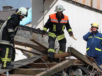 Rund 80 Einsatzkräfte halfen bei der Bergung des Verunglückten mit. Fotos: Ulrike Müller