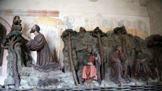 Nicht zuletzt ob der gewaltigen Gr&ouml;&szlig;e beeindruckt die &Ouml;lbergszene in der Schunterkapelle.  Foto: Markus Hauck/pow