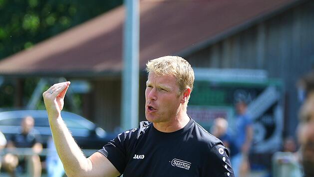 Michael Werzer, Trainer des SV Motschenbach, muss wie 18 seiner Spieler bis 22. September in Quarant&auml;ne. Foto: Monika Limmer