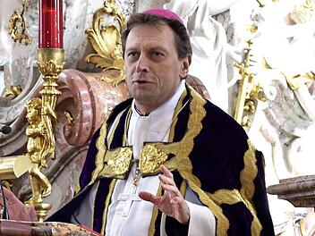 Weihbischof Herwig Gössl hielt die vierte Fastenpredigt in der Basilika Vierzehnheiligen.  Foto: Andreas Welz