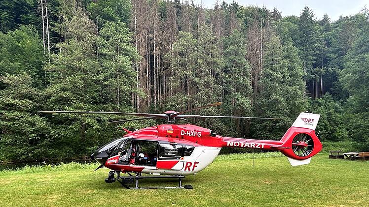 Unfall in Fr&auml;nkischer Schweiz: Radfahrer st&uuml;rzt drei Meter tief