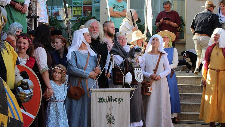 Eröffnung des Bad Brückenauer Stadtfestes mit historischem Umzug Foto: Julia Raab