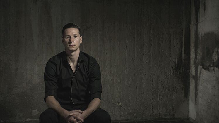 "Eingekesselt in den Katakomben", wie sich Julian Draxler erinnert, verblieben die DFB-Spieler samt komplettem Tross die Nacht über im Stade de France.