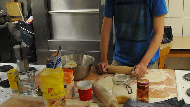Syrisches Brot besteht aus einem dünn ausgerollten Teig.Foto: Natalie Schalk
